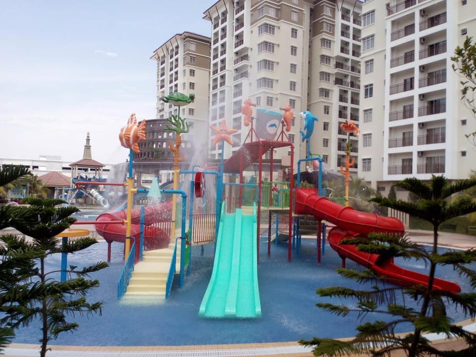 JACUZZI FREE WATERPARK Bayu Resort Themepark  3 Vacation rental in Malacca