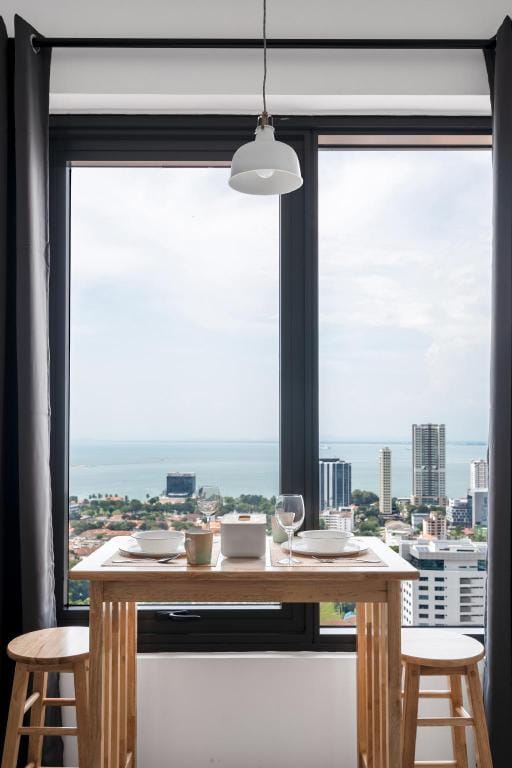 MUJI Studio 1 -Sea View ★Georgetown★Netflix&TV Box Apartment in George Town