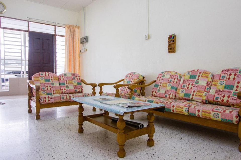 Sweet Home With 2 Auto Gates @ BM, Penang, M'sia Vacation rental in Penang