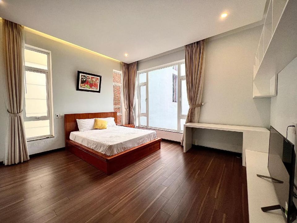 Light House with Sea View 5*BR Near Beach Villa in Da Nang