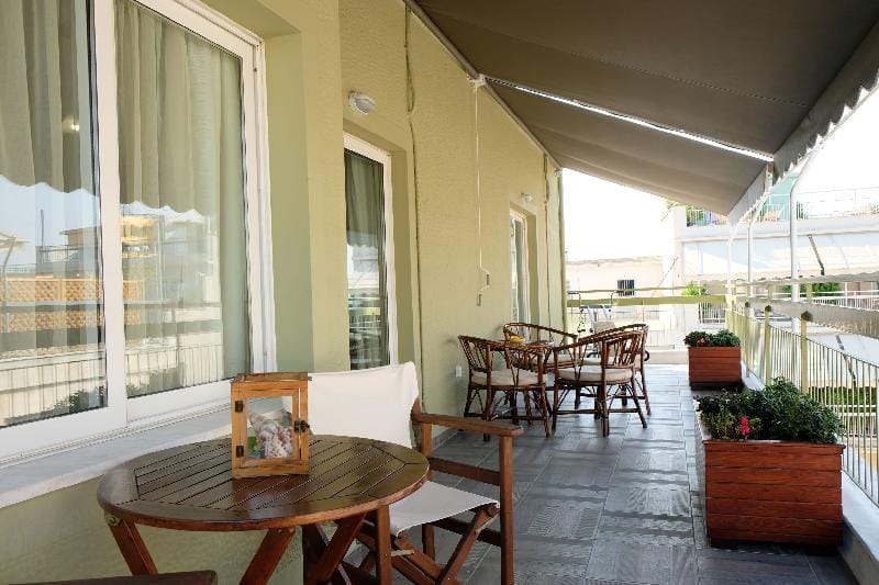 Stylish Apartment Acropolis view, huge veranda. Apartment in Athens