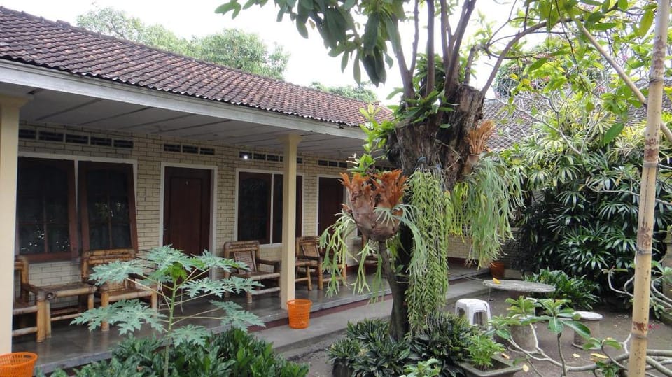 Oka Homestay Vacation rental in West Nusa Tenggara, Indonesia