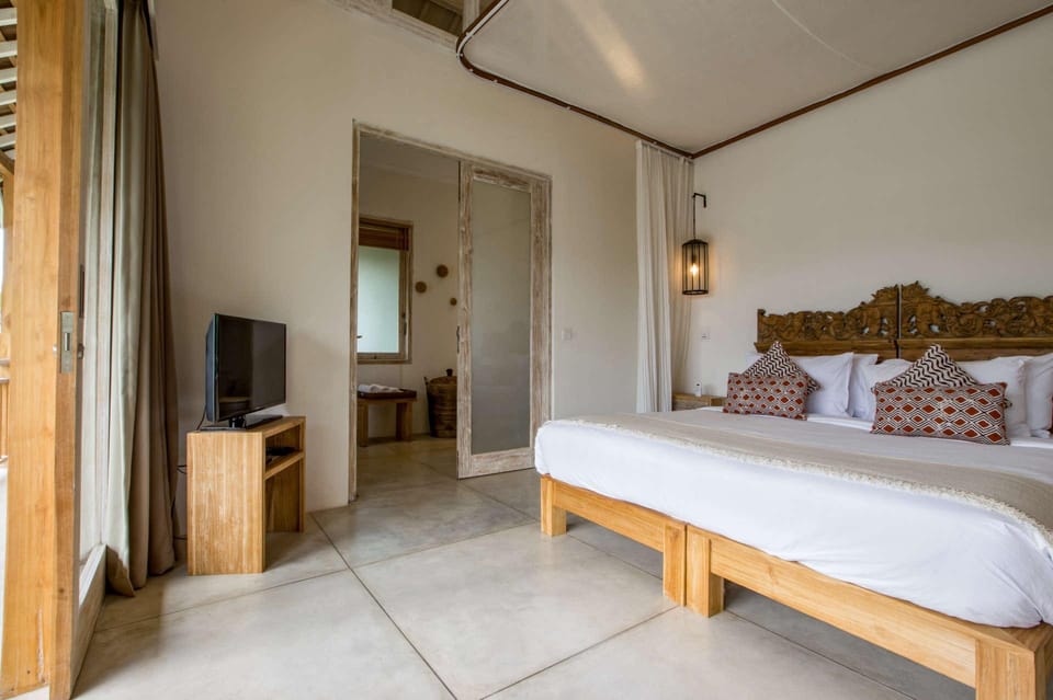 Picture This, Enjoying Your Holiday in a Luxury 5 Star Villa in Kerobokan, For Less Than a Hotel Villa in North Kuta