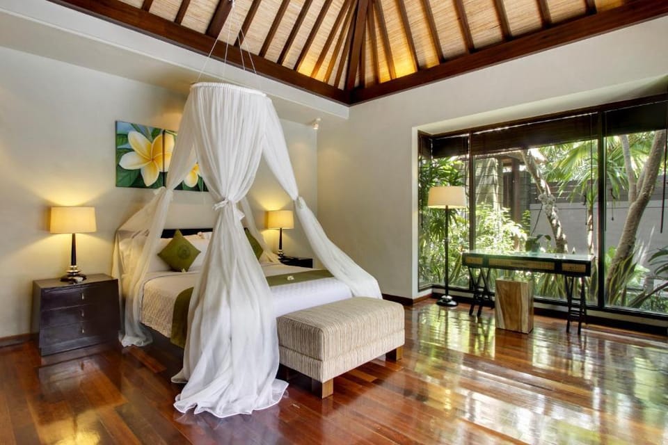 Stunning 3 BR Private Pool Villa at seminyak Y042A Villa in Kuta