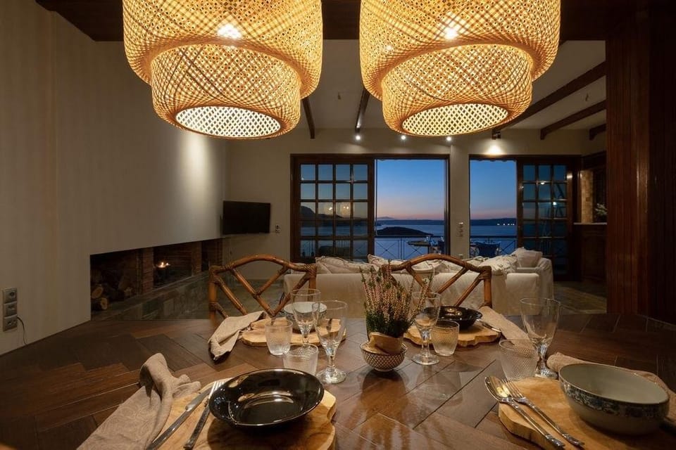 Sunkiss Seaview Apartment, 1min walk from beach! Apartment in Almyrida