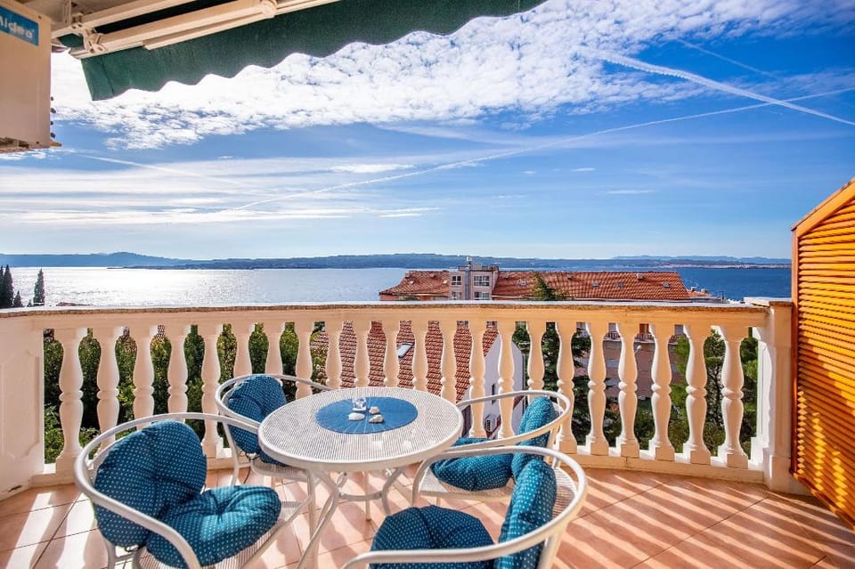 Royaluxs- Villa Marija V Apartment in Crikvenica