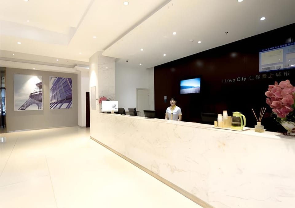 City Comfort Inn Foshan Daliang Qinghui Garden Pedestrian Street Hotel in Guangzhou