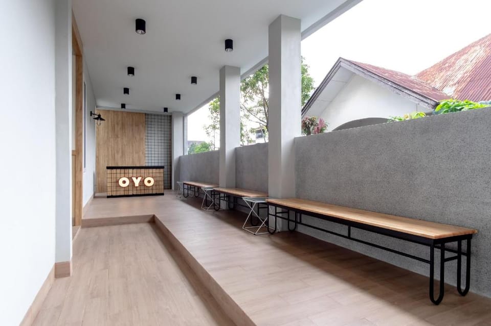 OYO 1476 Asoka Family Residence Hotel in Indonesia