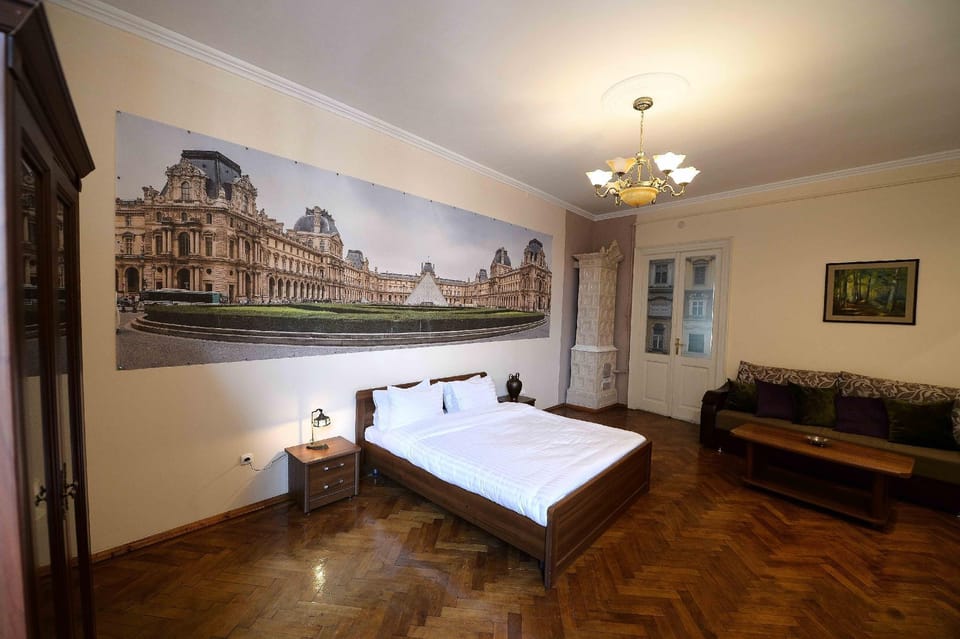 Historical Family Nest in Lviv City Centre Apartment in Lviv