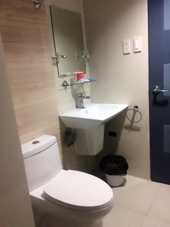 Dubai Residence  "A sun-splashed Condo" Apartment in Calabarzon