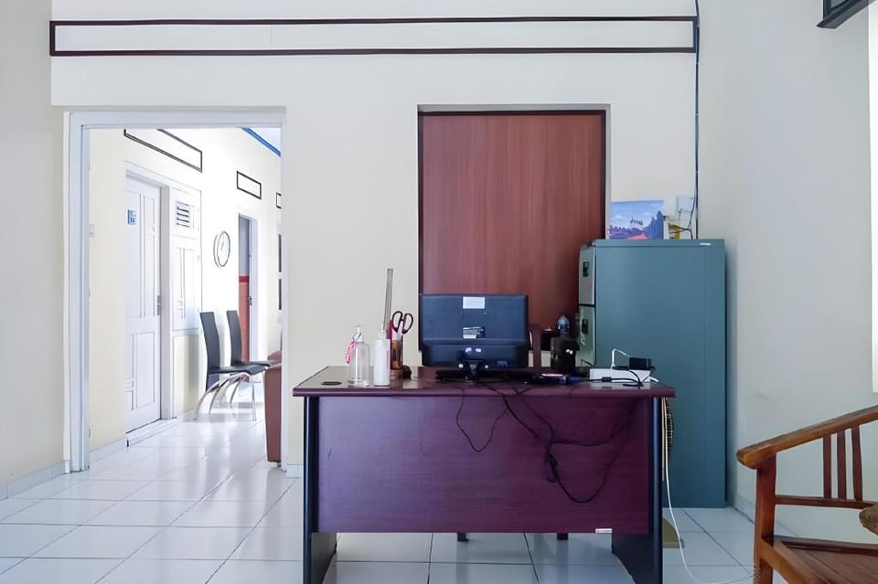 RedDoorz Syariah @ Griya Soeratin Pacitan Hotel in East Java
