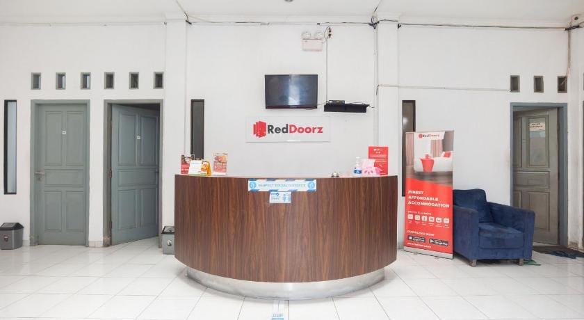 RedDoorz Syariah near Grand Galaxy Park Bed and Breakfast in West Java