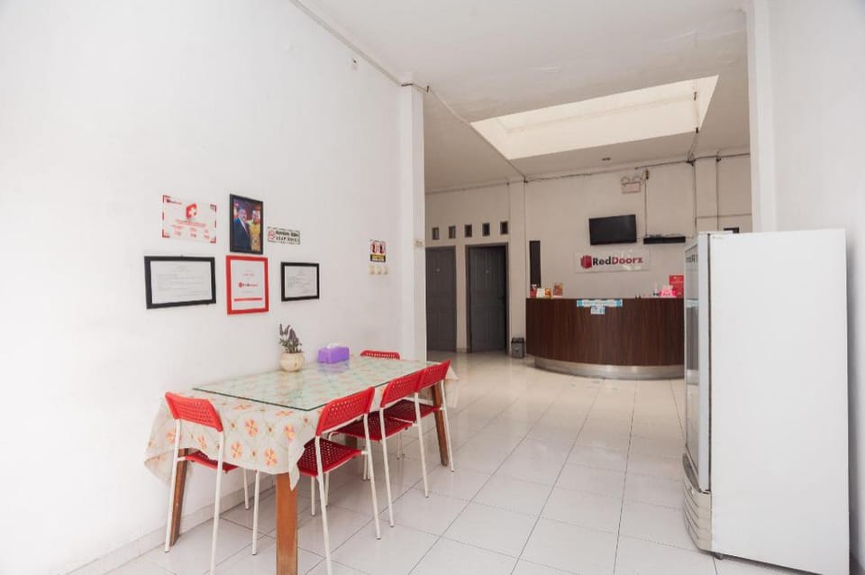 RedDoorz Syariah near Grand Galaxy Park Bed and Breakfast in West Java