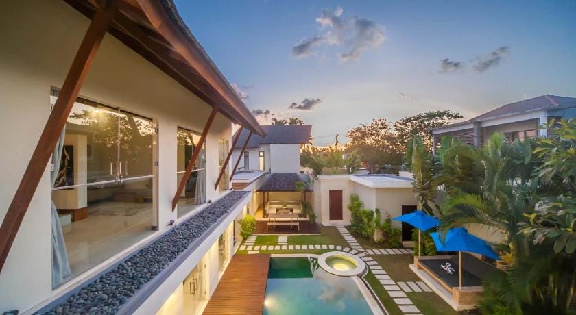 Villa DeDayuh Seminyak Villa in North Kuta