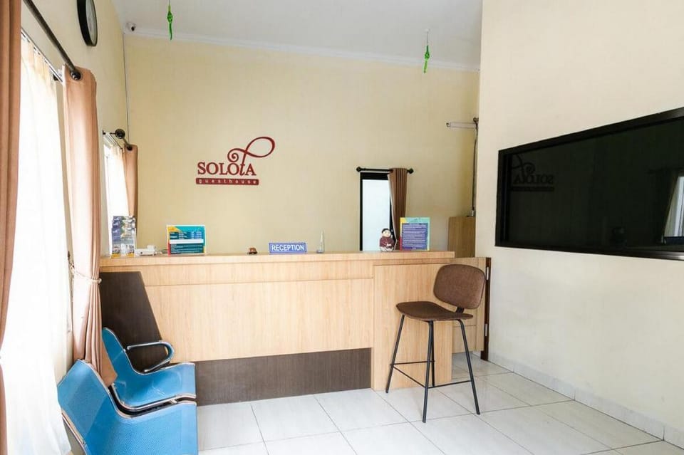 RedDoorz Syariah near Purwosari Train Station Bed and Breakfast in Special Region of Yogyakarta