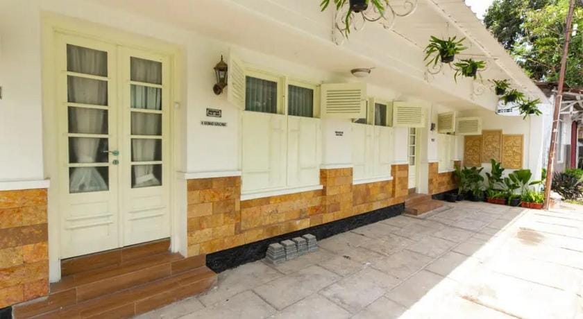 RedDoorz Syariah near Titik Nol Yogyakarta Bed and Breakfast in Yogyakarta