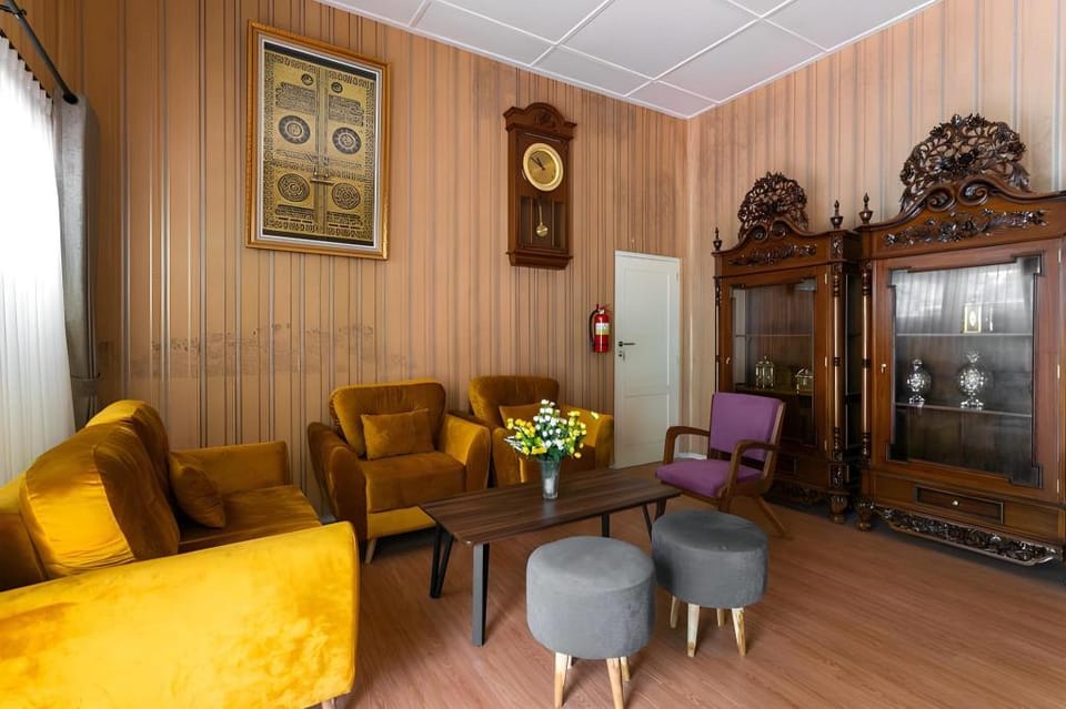 RedDoorz Syariah near Titik Nol Yogyakarta Bed and Breakfast in Yogyakarta