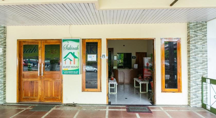 RedDoorz Syariah @ Sakinah Guesthouse Bed and Breakfast in East Java