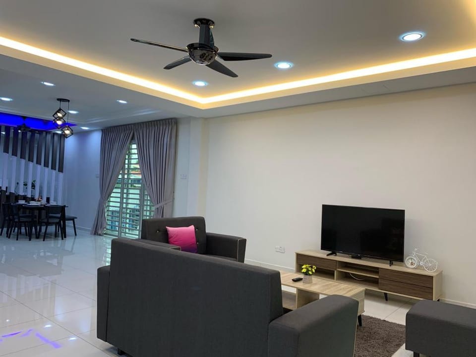 MEI LEE HOME ENT (3A)(TAIPING HOMESTAY) Vacation rental in Perak