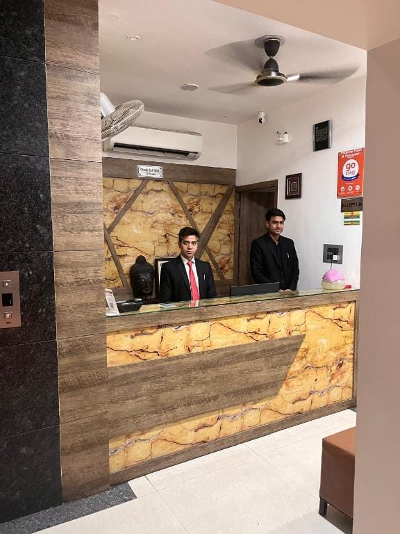 PARKLANE HOTEL Hotel in Agra