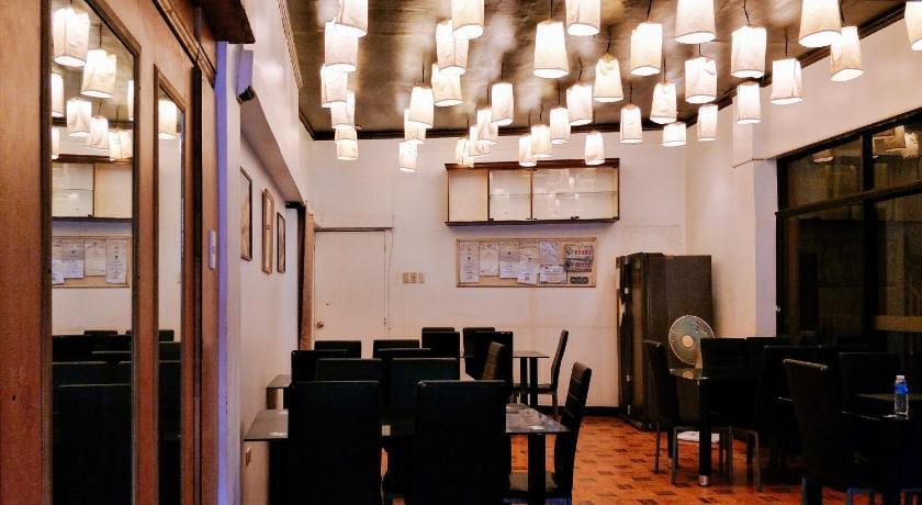 RedDoorz near Maribago Barangay Hall Hotel in Lapu-Lapu City