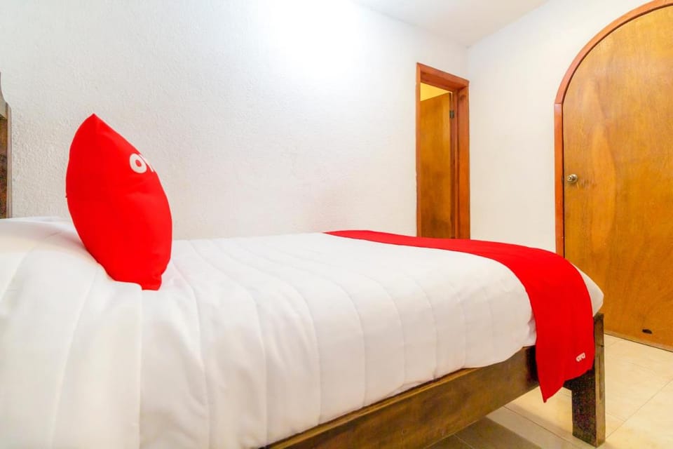 Capital O OYO Hotel Las Nubes Mercado de Dulces y Artesanias Ambar, San Cristobal De Las Casas Hotel in San Cristobal de Casas