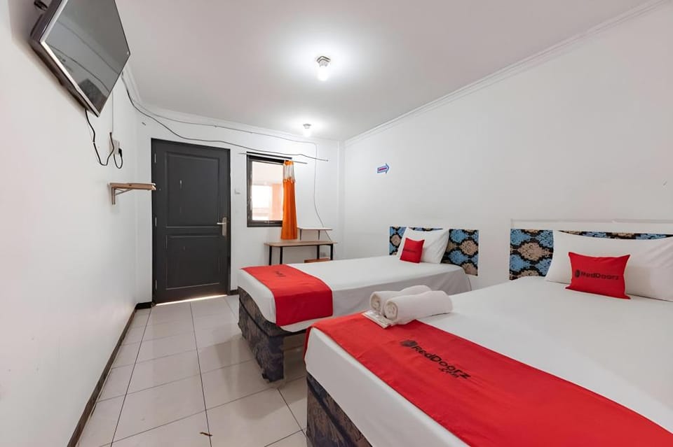 RedDoorz Syariah @ Cibadak Sukabumi Hotel in West Java