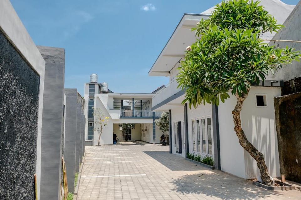 Capital O 1475 Oemah Jawa Family Residence Hotel in East Java