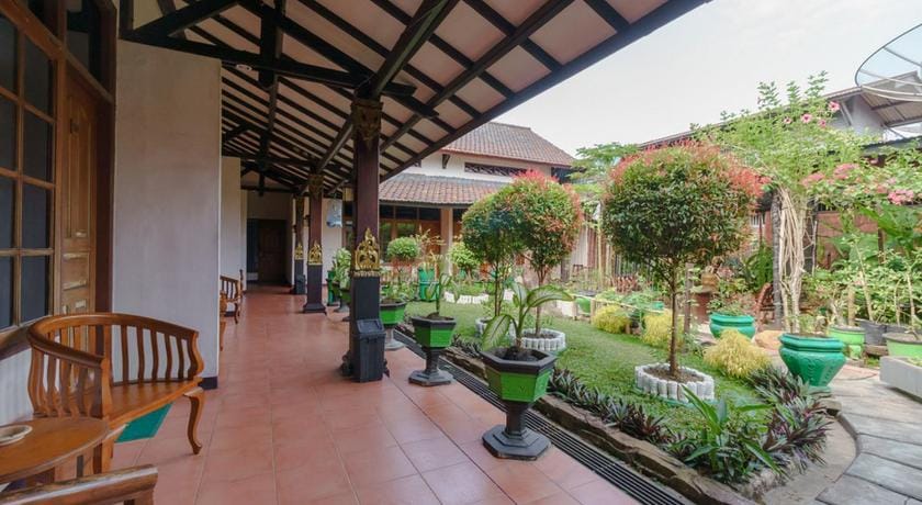 RedDoorz near Transmart Pangkal Pinang Bed and Breakfast in Indonesia