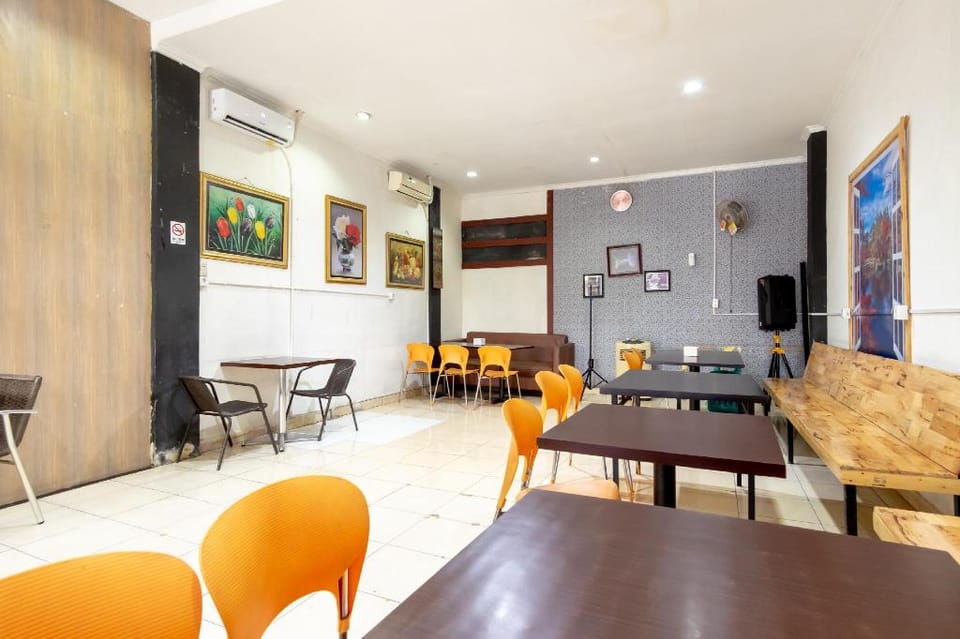 OYO 1668 Yvel Homestay Syariah Vacation rental in Indonesia