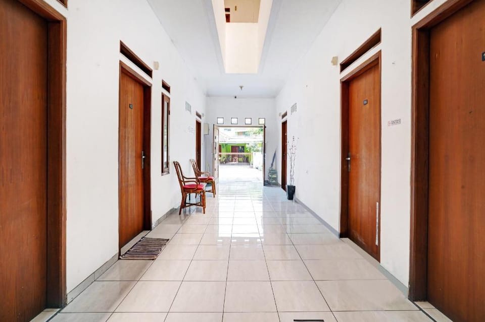 Hotel O Srimahi Residence Hotel in Bandung