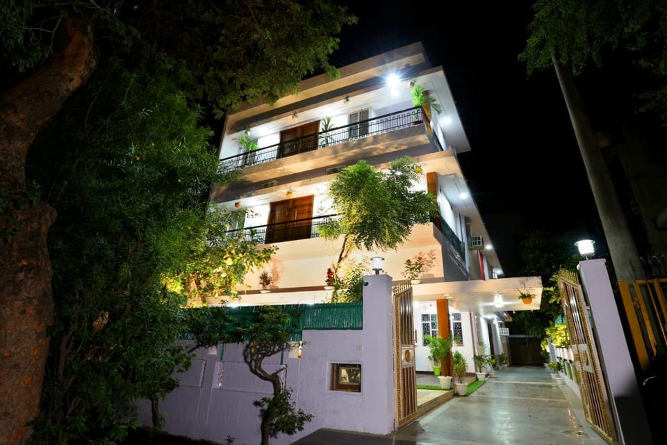 Golden Homestay Bed and Breakfast in New Delhi