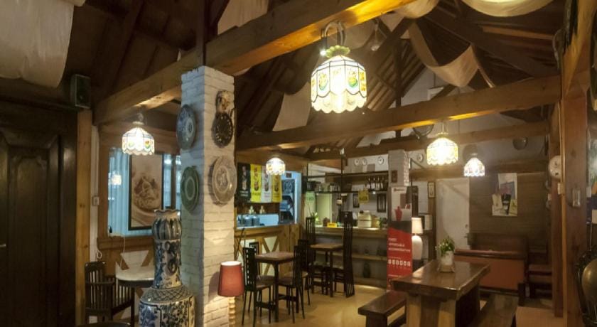 RedDoorz Syariah Plus near Trans Studio Cibubur Bed and Breakfast in West Java