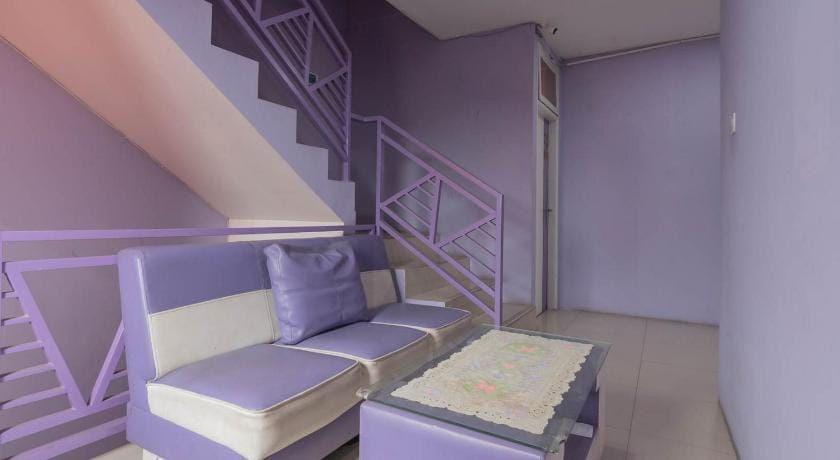 RedDoorz @ Gatot Subroto Street Bandung 3 Bed and Breakfast in Bandung