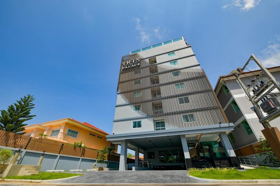 IRIS PALACE Hotel in Pattaya City