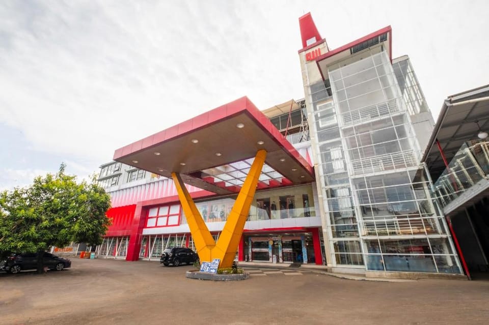 Capital O 1973 Guest House Toserba Selamat Syariah Pelabuhan Ratu Hotel in West Java
