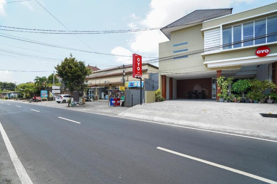 OYO 1848 TB'S Homestay Vacation rental in Denpasar