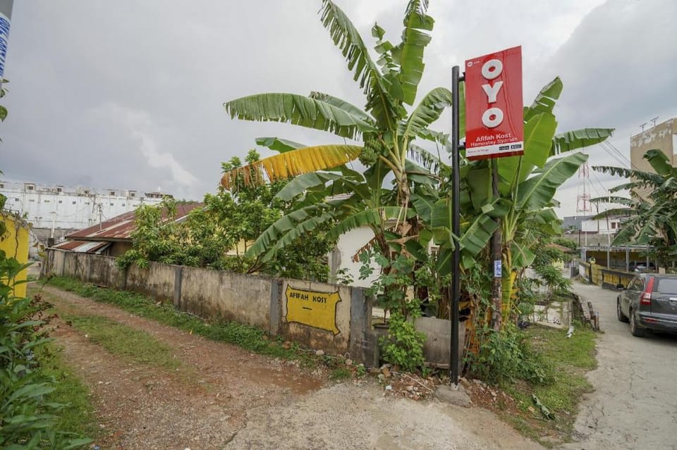 OYO 2036 Afifah Homestay Syariah Vacation rental in Indonesia