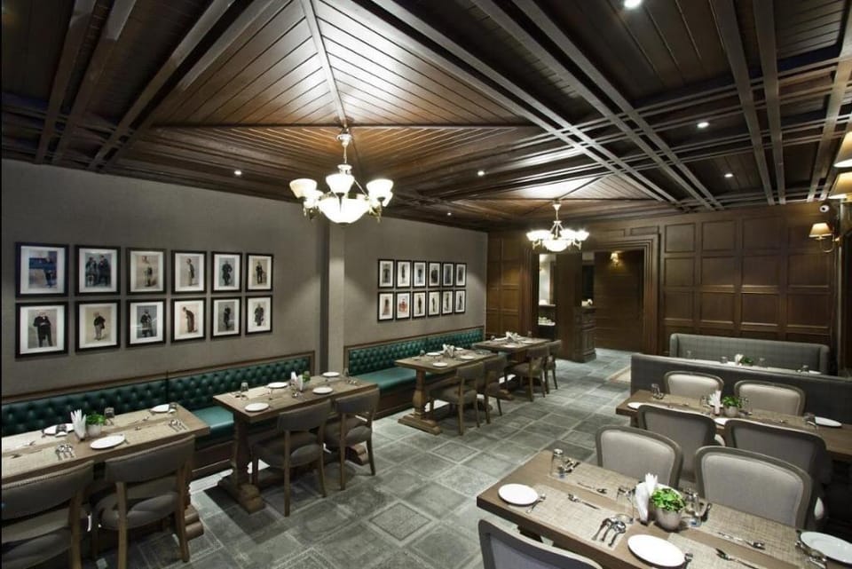 Sylvan Hues Hotel in Manali