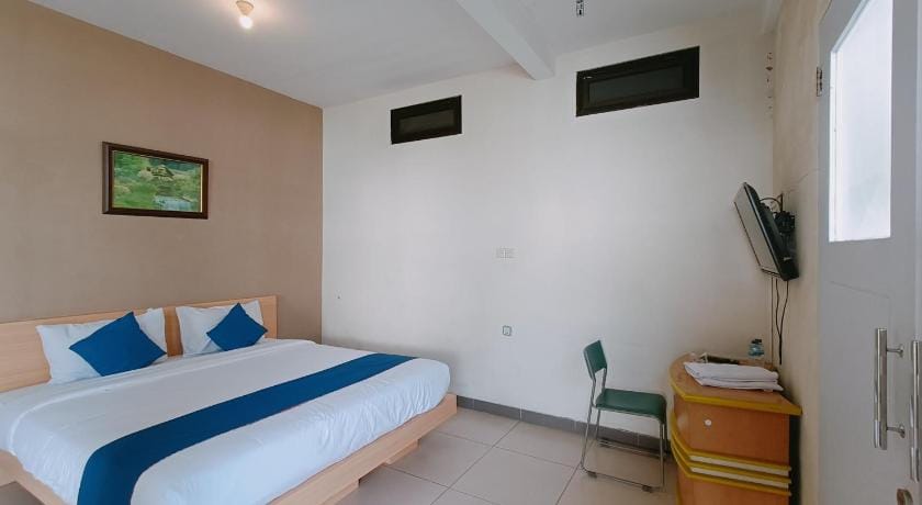 OYO 1509 Candi Panggung Family Guest House Syariah Hotel in East Java