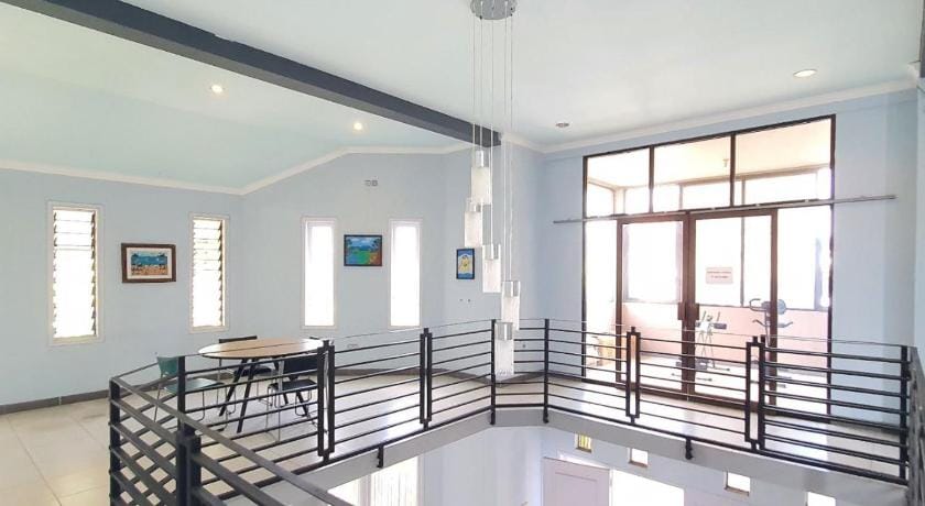 OYO 1509 Candi Panggung Family Guest House Syariah Hotel in East Java
