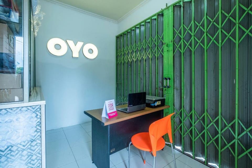 OYO 2025 Pondok Wahidin Hotel in West Java