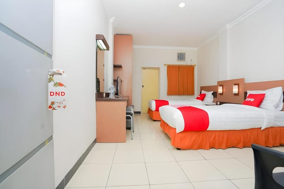 Super OYO 2075 Graha Marina Hotel in Surabaya