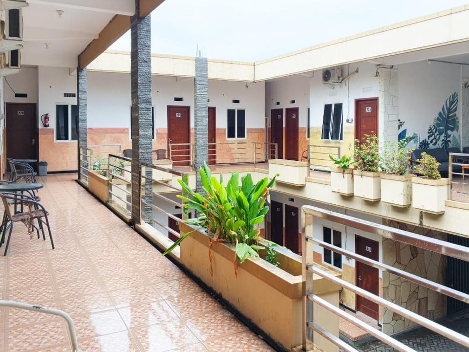 De Zity Homestay RedPartner near Alun Alun Jember Hotel in East Java