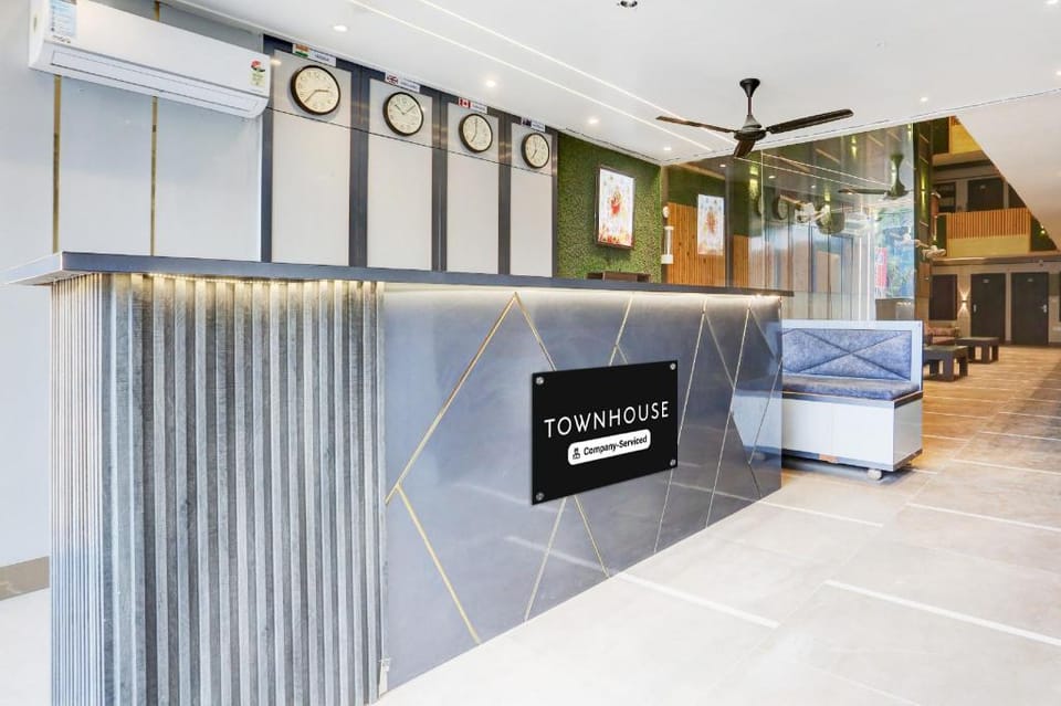 Super Townhouse Haibowal Chowk Hotel in Ludhiana