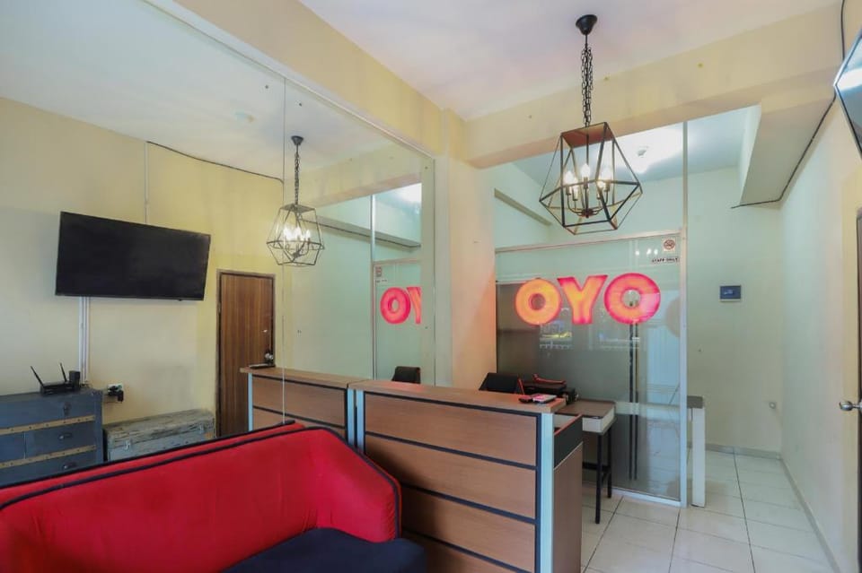 OYO 2103 Lauv Room 2 Grand Centerpoint Tower B Hotel in West Java