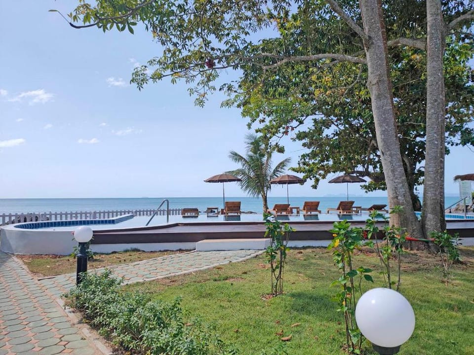 Horizon Beach Resort Koh Jum Hotel in Krabi Changwat