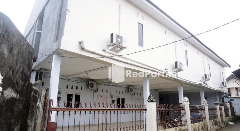 OYO 2049 Tassa Kost Syariah Hotel in Indonesia