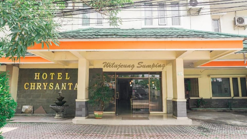 OYO 2085 Chrysanta Near RSUP Hasan Sadikin Hotel in Bandung