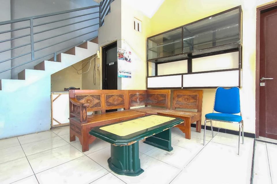 RedDoorz @ NN Guest House Exit Tol Klodran Solo Hotel in Special Region of Yogyakarta